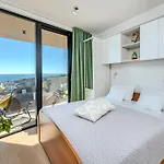 A3 Montovjerna - Panoramic Terrace Getaway Apartamento *