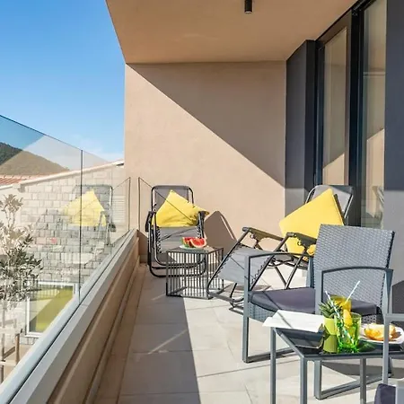 A3 Montovjerna - Panoramic Terrace Getaway