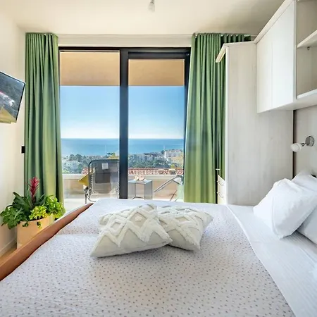 A3 Montovjerna - Panoramic Terrace Getaway Апартаменты *