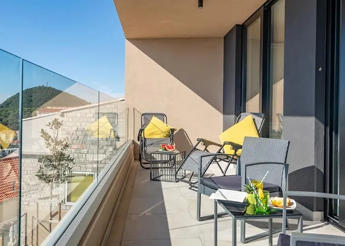 A3 Montovjerna - Panoramic Terrace Getaway